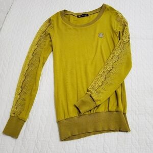 Mustard green Long sleeve top with lace detailing